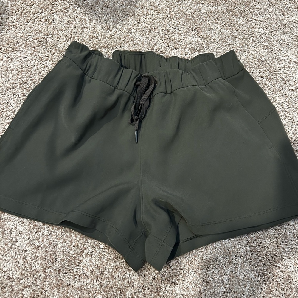 Lululemon Athletica Green Athletic Shorts Lightweight Elastic Waist